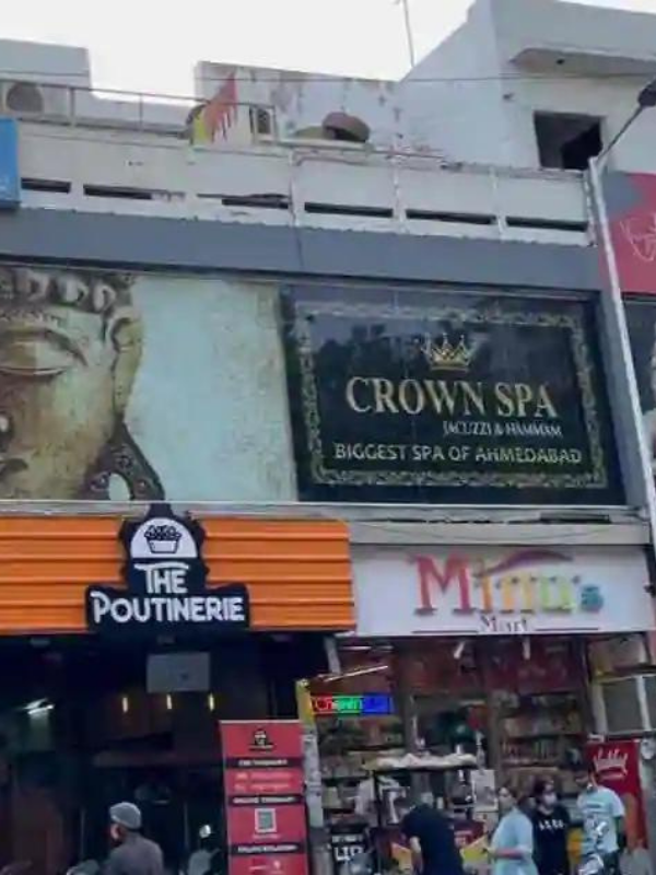 Crown Spa Jacuzzi & Hammam 